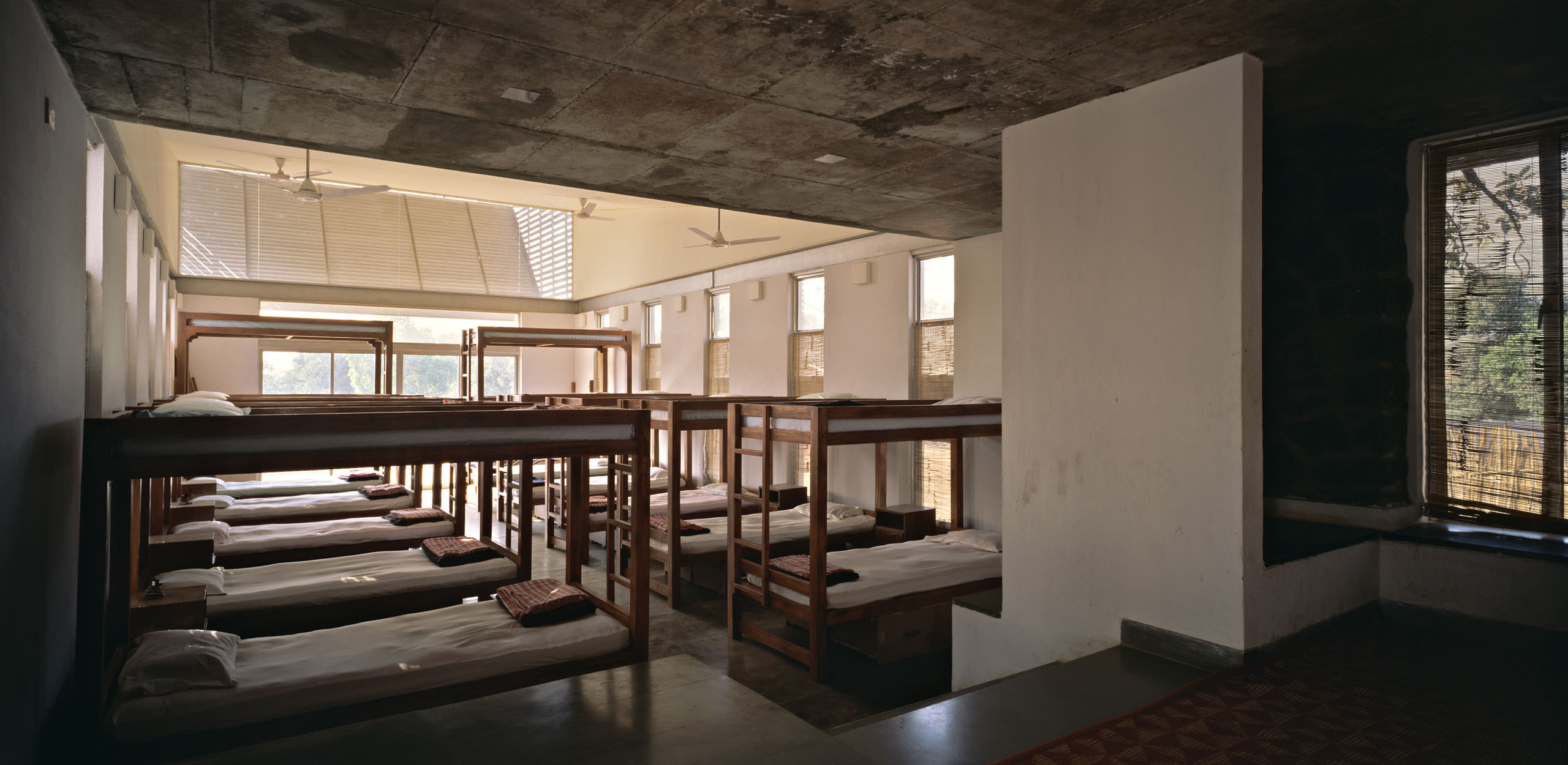 karjad magic bus center